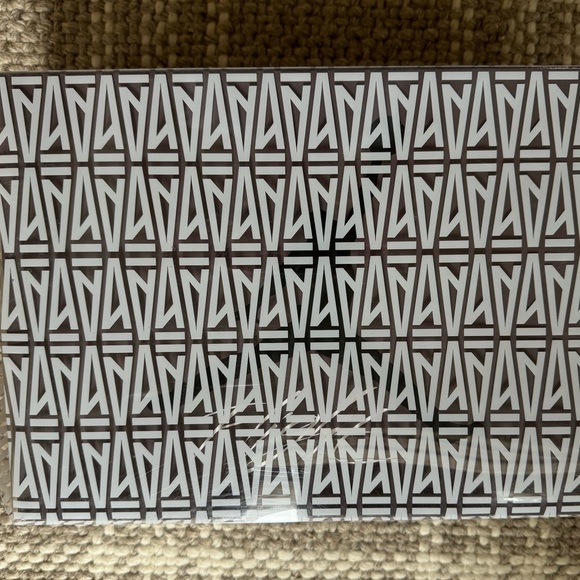 A Ma Maniere Jordan 4 - Picture 7 of 9